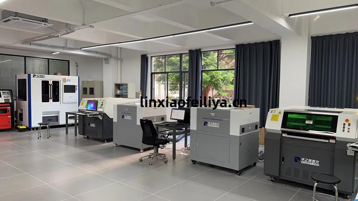 CCD視覺(jiao)自動定(ding)位(wei)激光(guang)切割(ge)機(ji)、激光(guang)雕刻(ke)切割(ge)機(ji)